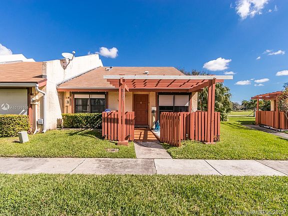 2nd image of 8301 NW 37th Pl