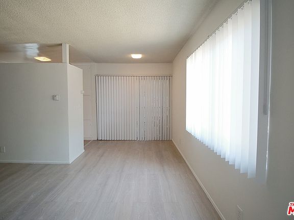 4th image of 2204 W 26th Pl APT 2