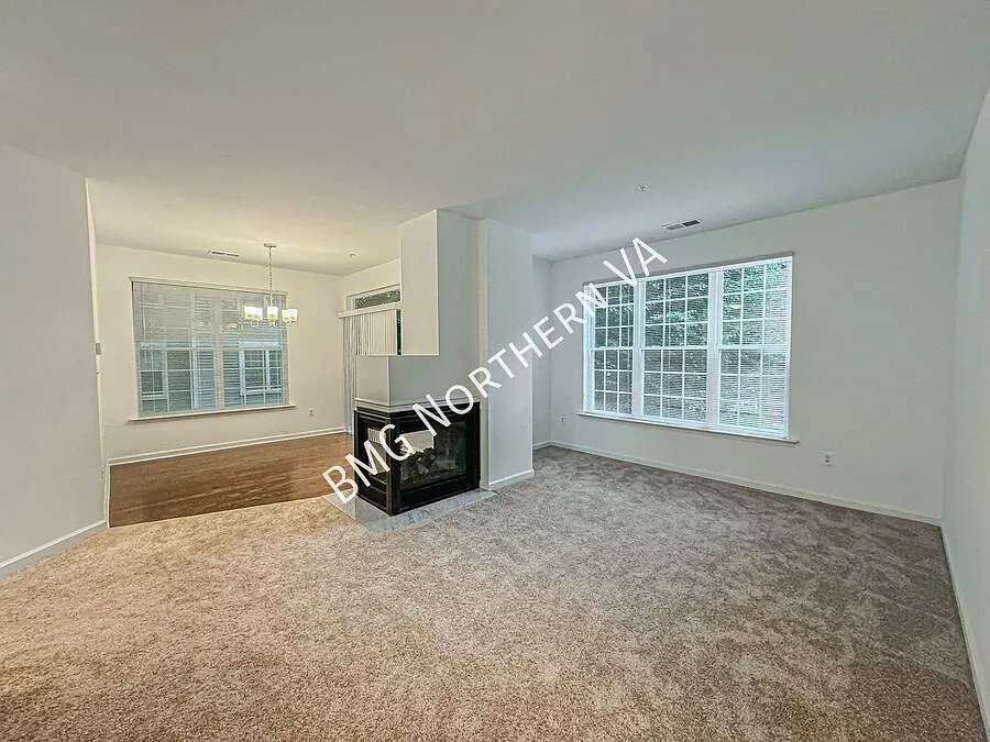 Sophisticated 2 Bed 2 Bath With Private Balcony In Christopher At Cedar Lakes — Photo 3