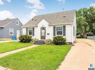 918 N Washington Ave, Madison, SD 57042