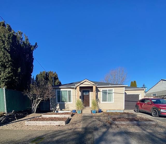 1st image of 8323 SE Glenwood St