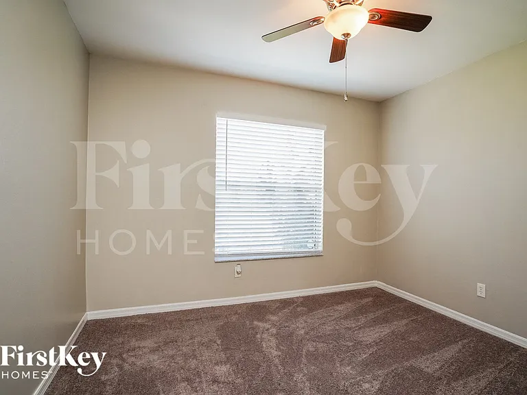 1217 SW 35th Ter — Photo 11