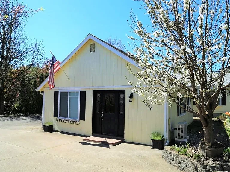 4030A SW Western Blvd — Photo 12