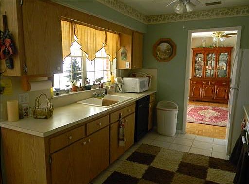 4th image of 3170 Caribb Way