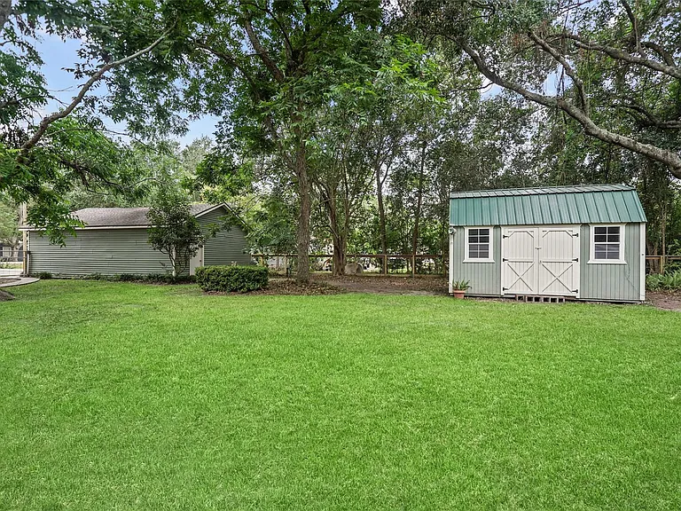 2122 Stadium Dr — Photo 19
