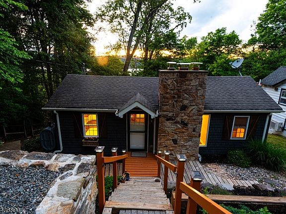 2nd image of 83 Hilltop Trl
