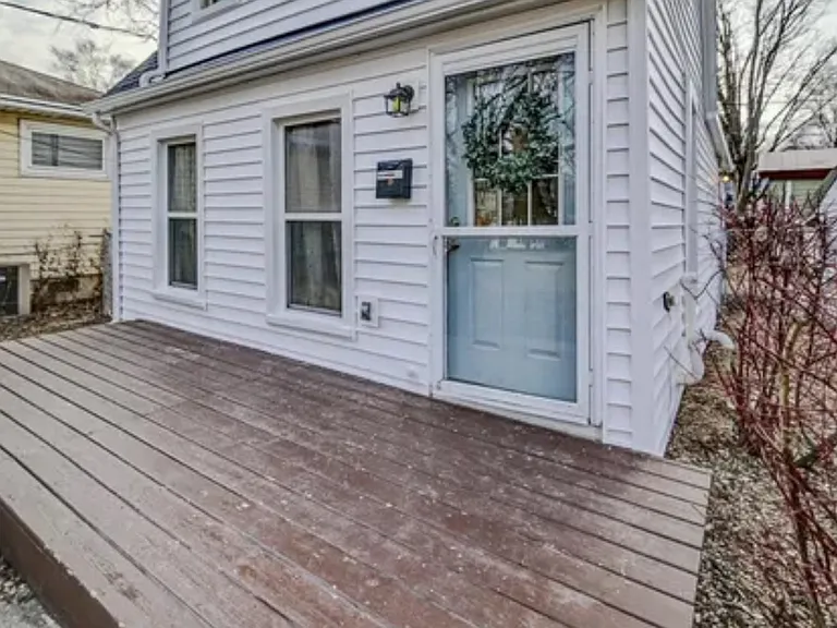 1921 Heath Ave — Photo 11