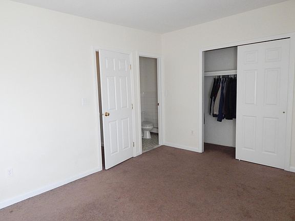 5th image of 47 W Elm St #6