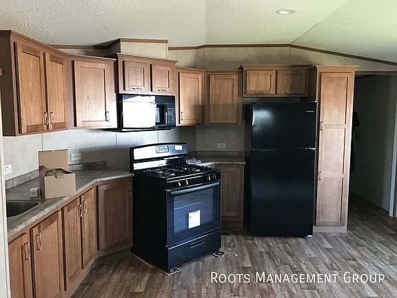 2nd image of 902 S Hightower St #B902
