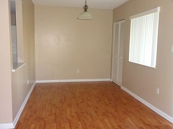 5th image of 572 Fairways Cir #A