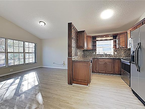 5th image of 1217 Brookebridge Dr
