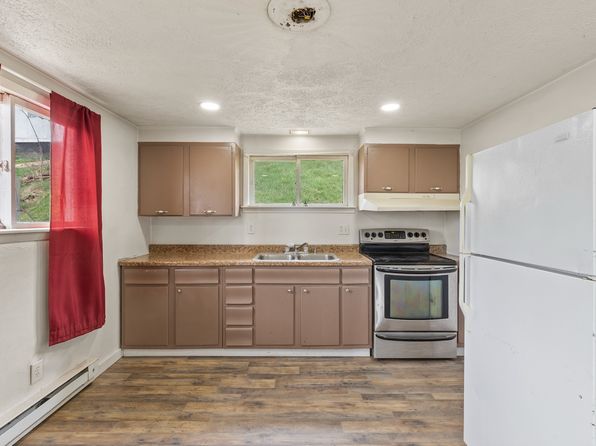 19 Carl St #1/2