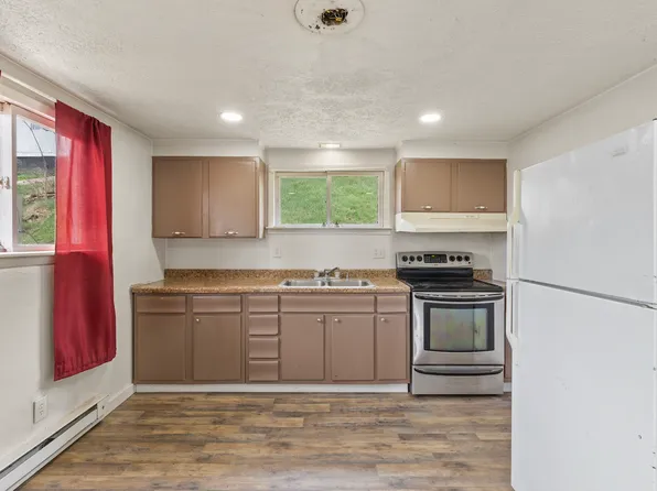 19 Carl St #1/2, Wheeling, WV 26003