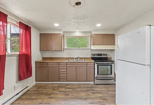 19 Carl St #1/2 Photo 1