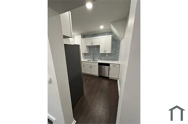 7555 Roslyn St #1 photo 1