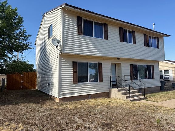 2nd image of 280 W Uranium Dr