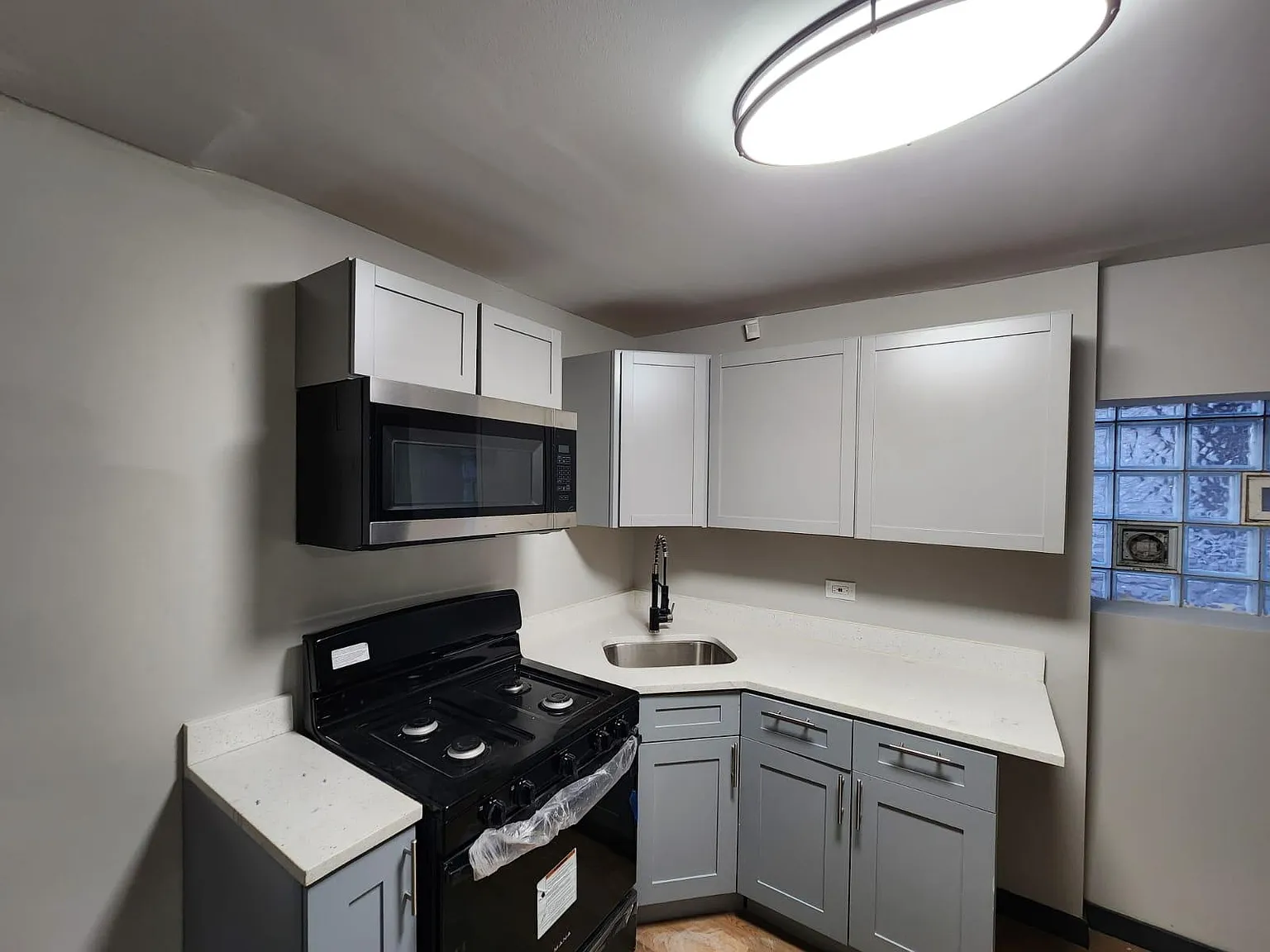 2 bed, $1,200 — Photo 3