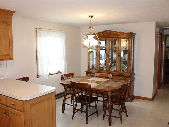 3rd image of 13 Narragansett Blvd