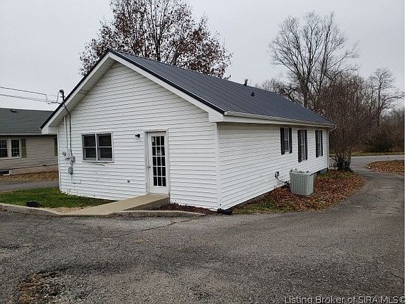 2nd image of 505 Jackson Street