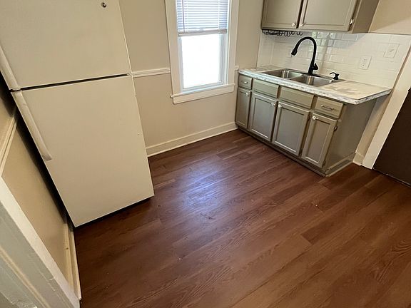2nd image of 2108 Robin St APT 4