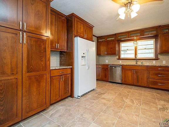 4th image of 616 Parkview St