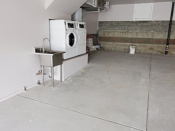 2nd image of 369 Bellevue Ave