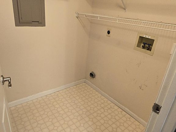 4th image of 140 Buckhorn Ct APT 5