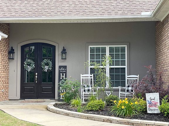 2nd image of 476 Augusta Dr