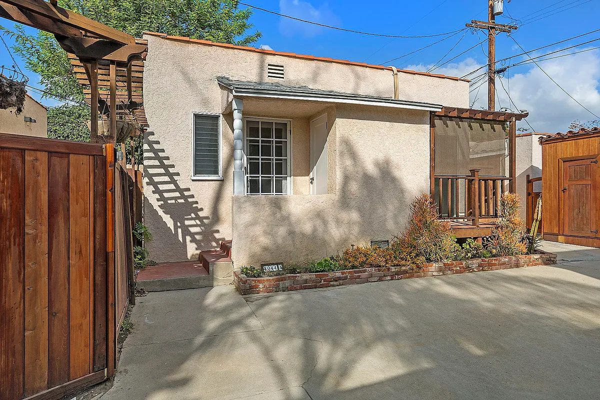 Building Photo - 4044 Huron Ave #A