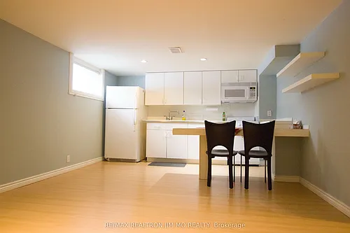 192 Maxome Ave Photo 1