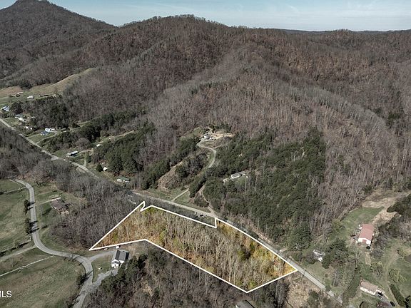 3rd image of Oak Glen Cir