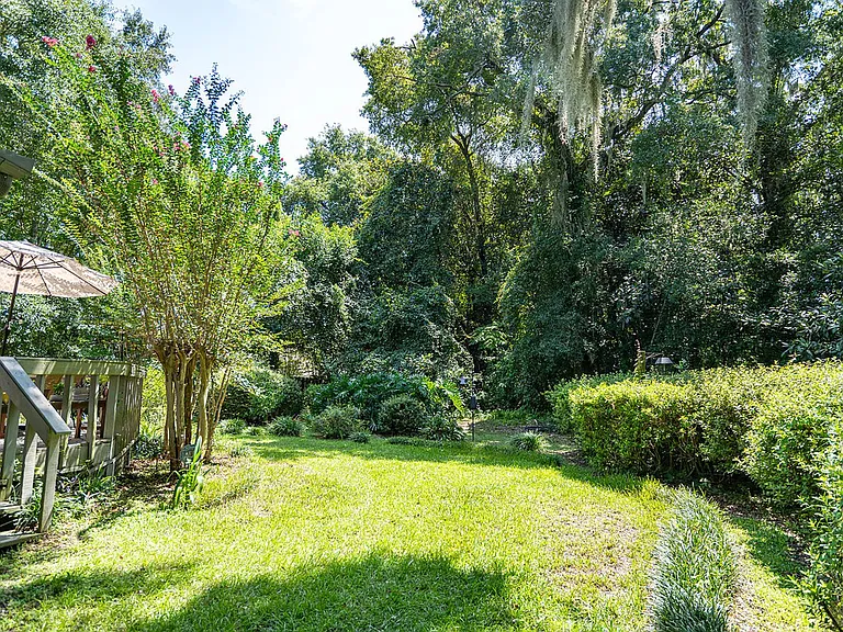 3724 Longchamp Cir — Photo 48