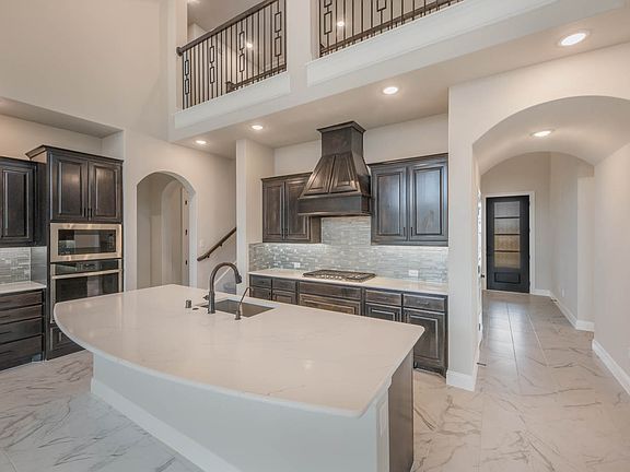 3rd image of 8216 Pecan Oak Dr