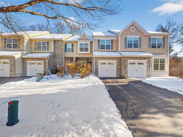 733 Huntington Drive, Fishkill, NY 12524