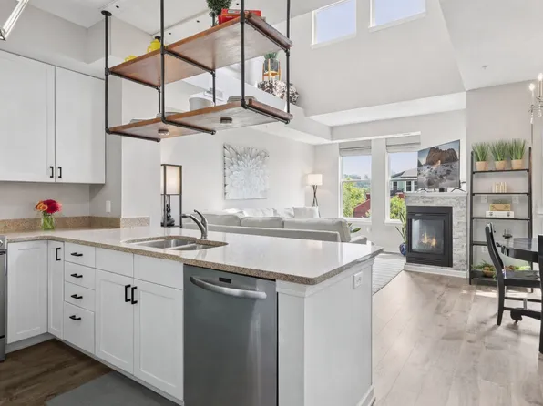 640 Main St N APT 42, Stillwater, MN 55082