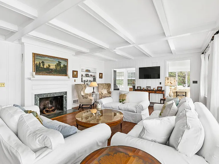 42 Peconic Ave — Photo 9