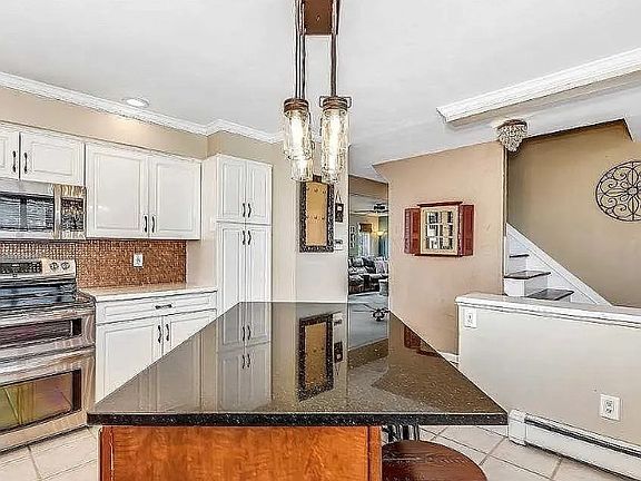 4th image of 40 Camille Ln
