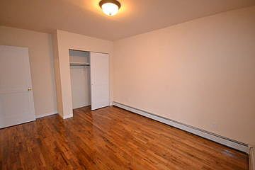 2nd image of 112 Clay St APT 3R