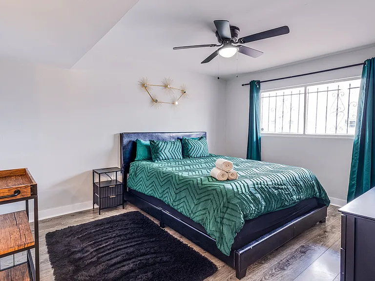 S Royal Crest Cir — Photo 13
