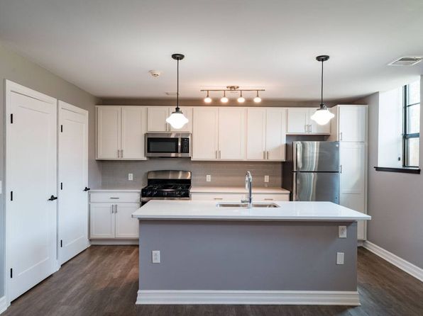 70 Harvard Pl #302