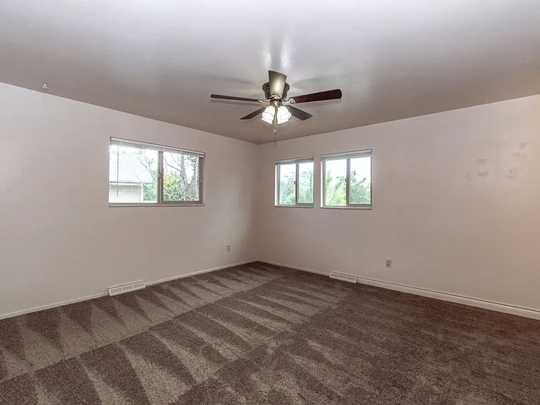 6674 Braun Ct — Photo 23