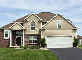 3281 Sterlingwood Ln, Perrysburg, OH 43551