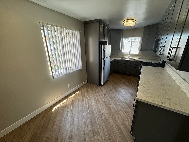 5068 Franklin Ave — Photo 16