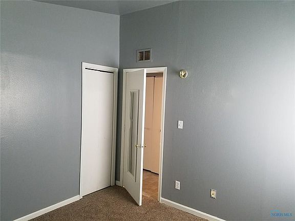 4th image of 939 Griffin St