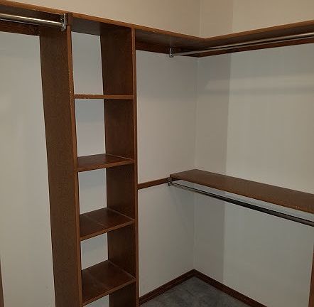 2nd image of 1006 Nightingale Ln