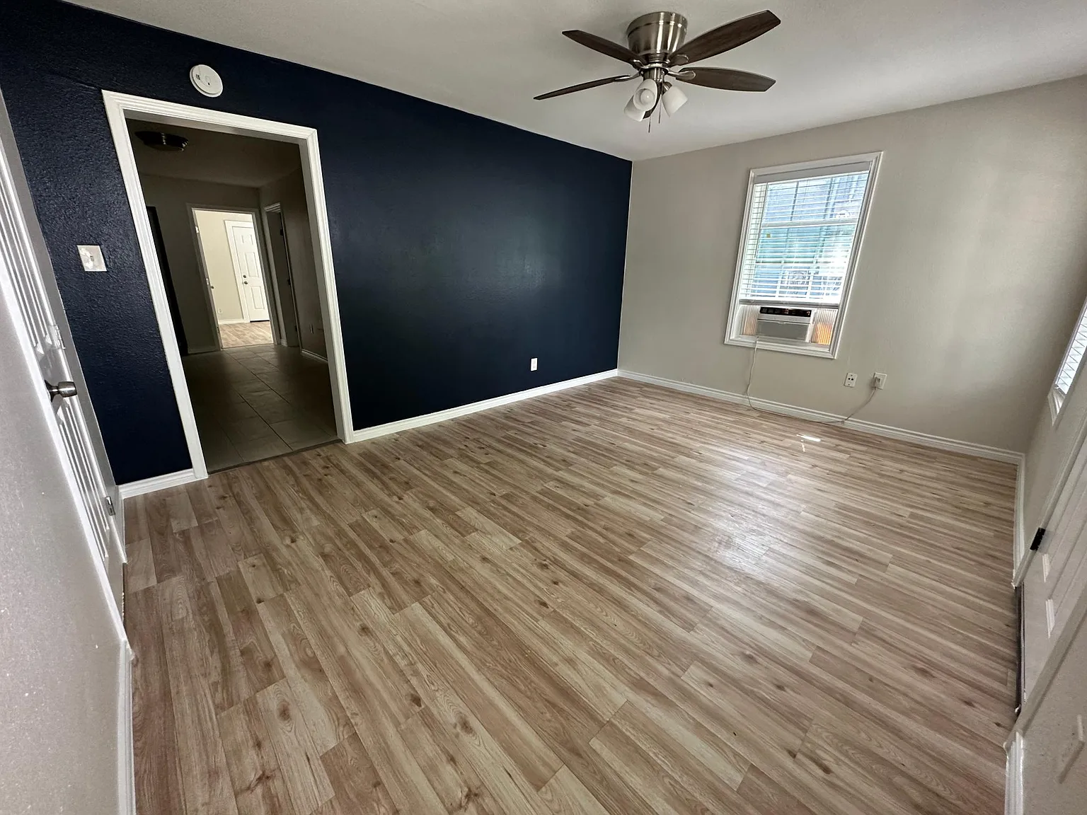 938 W 7th St — Photo 3
