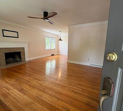 4th image of 108 Vanderbilt Cir
