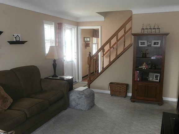 2nd image of 1974 S Lynndale Ave