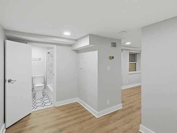 4th image of 2388 Champlain St NW Unit 2