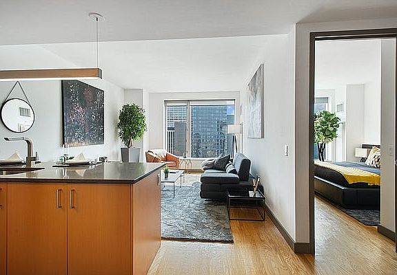 4th image of 8 Spruce St APT 51D